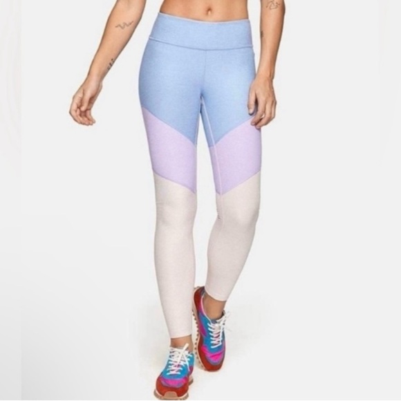 Outdoor Voices Lilac/Lavender/Dahlia 7/8 Spring Leggings
Size XSmall - Picture 1 of 7